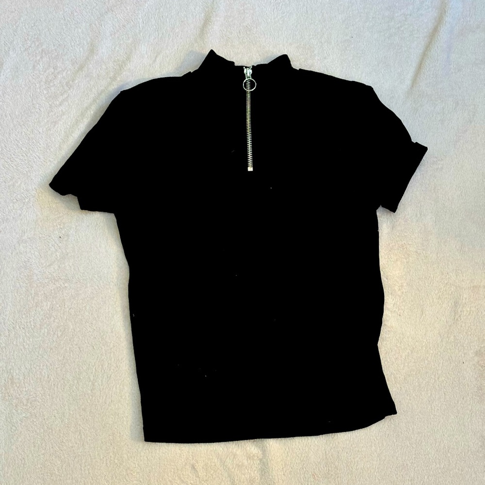 H&M Cropped Half Zip Up T-Shirt Size M